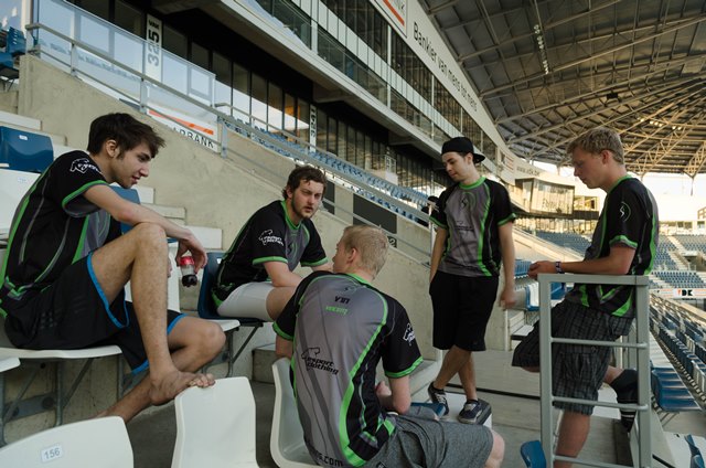 SDG at eSports Event, Gent discussing teamstrategy